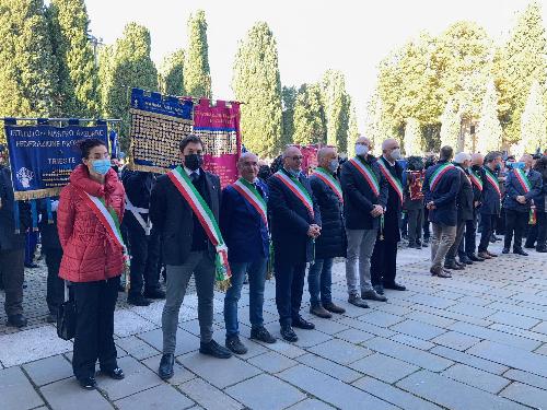 I sindaci davanti alla Basilica all'arrivo delle autorità per l'apertura delle celebrazioni del centenario del Milite Ignoto - Aquileia, 28 ottobre 2021