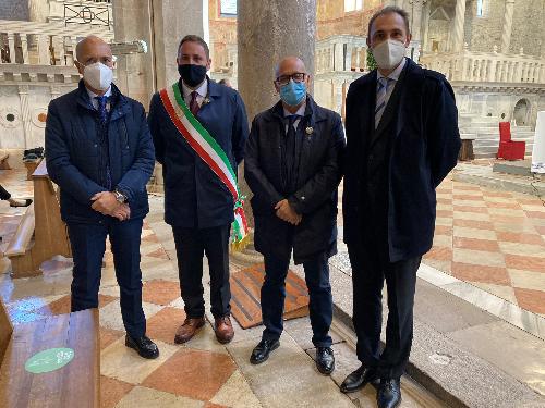 L'assessore regionale al Patrimonio Sebastiano Callari e le principali autorità all'apertura delle celebrazioni per il centenario della traslazione del Milite Ignoto - Aquileia, 28 ottobre 2021