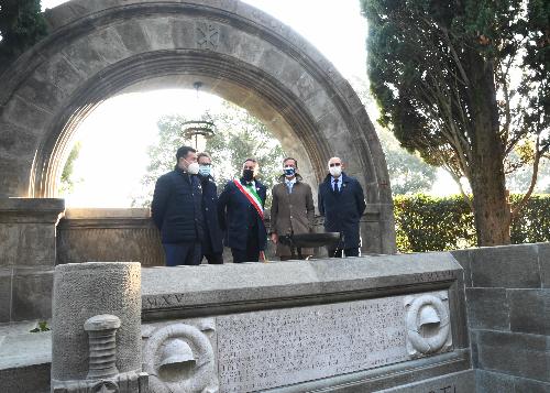 Il governatore del Friuli Venezia Giulia Massimiliano Fedriga con il sindaco di Aquileia Emanuele Zorino durante le cerimonie del Milite Ignoto