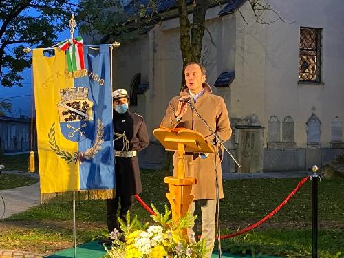 Il governatore del Friuli Venezia Giulia Massimiliano Fedriga durante la cerimonia d'inaugurazione di piazza dell'Unità d'Italia a Tarvisio.