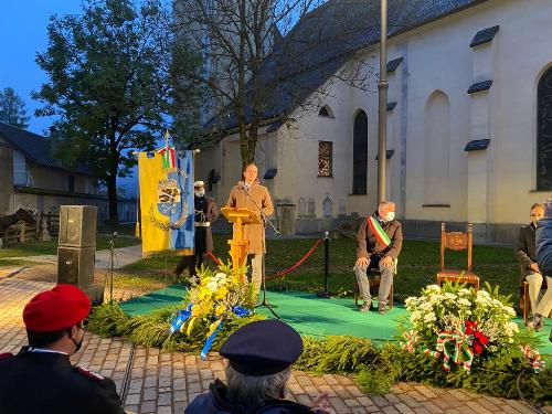 Il governatore del Friuli Venezia Giulia Massimiliano Fedriga durante la cerimonia d'inaugurazione di piazza dell'Unità d'Italia a Tarvisio.