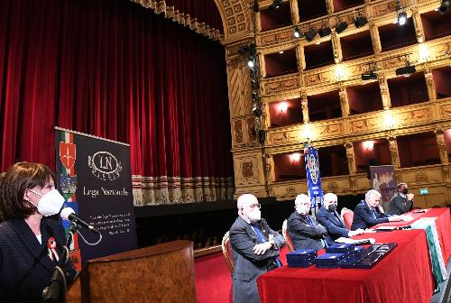 L'assessore regionale a Lavoro, formazione e istruzione Alessia Rosolen in occasione della cerimonia di celebrazione dei 130 anni di fondazione della Lega nazionale.