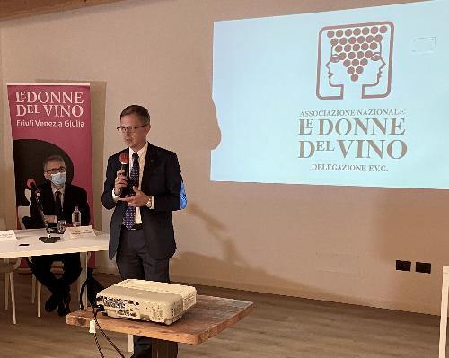 L'intervento dell'assessore regionale alle Risorse agroalimentari Stefano Zanier al convegno organizzato dalla Donne del Vino a Fiume Veneto