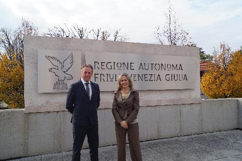 L’assessore regionale alla Difesa dell’ambiente e energia Fabio Scoccimarro con la presidente di Eambiente Group, Gabriella Chiellino - Udine, 17 novembre 2021