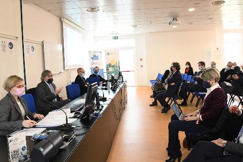 L'assessore regionale alle Attività produttive Sergio Emidio Bini al quinto del ciclo di incontri "Conoscere per Competere"
