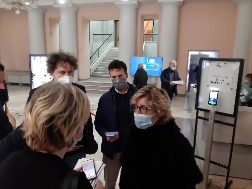 L'assessore regionale alle Finanze Barbara Zilli incontra i cronisti all'inaugurazione dello sportello per i ristori dei soci Coop a Trieste