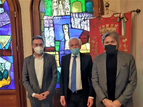 Gli assessori regionali Sergio Emidio Bini e Graziano Pizzimenti con il sindaco di Grado Claudio Kovatsch 