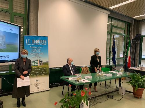 L'assessore regionale alle Finanze Barbara Zilli intervenuta oggi all’Istituto tecnico statale "G.Marinoni" di Udine per la presentazione della laurea abilitante per geometri