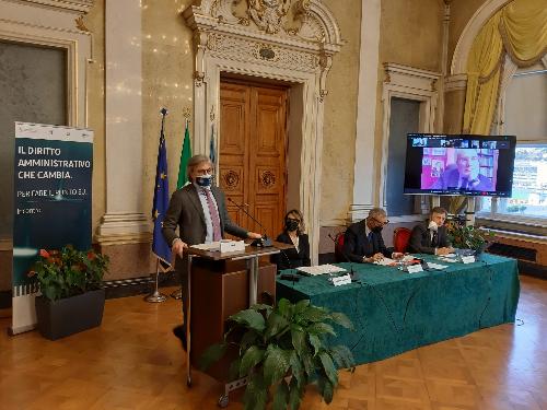 L'assessore regionale alle Attività produttive Sergio Emidio Bini al convegno annuale dell'Associazione avvocati amministrativisti Fvg