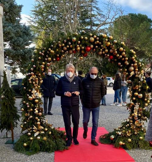 Il vicegovernatore del Friuli Venezia Giulia con delega alle Politiche sociali Riccardo Riccardi assieme al presidente delle Fondazione Villa Russiz Antonio Paoletti.