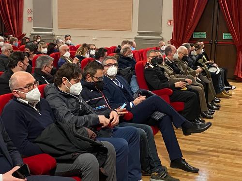 L’assessore regionale alle Autonomie locali Pierpaolo Roberti durante l’inaugurazione del Cinema Teatro Italia di Pontebba.