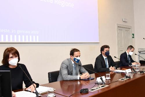 Il Governatore Massimiliano Fedriga e l'assessore regionale Alessia Rosolen alla firma del protocollo d'intesa