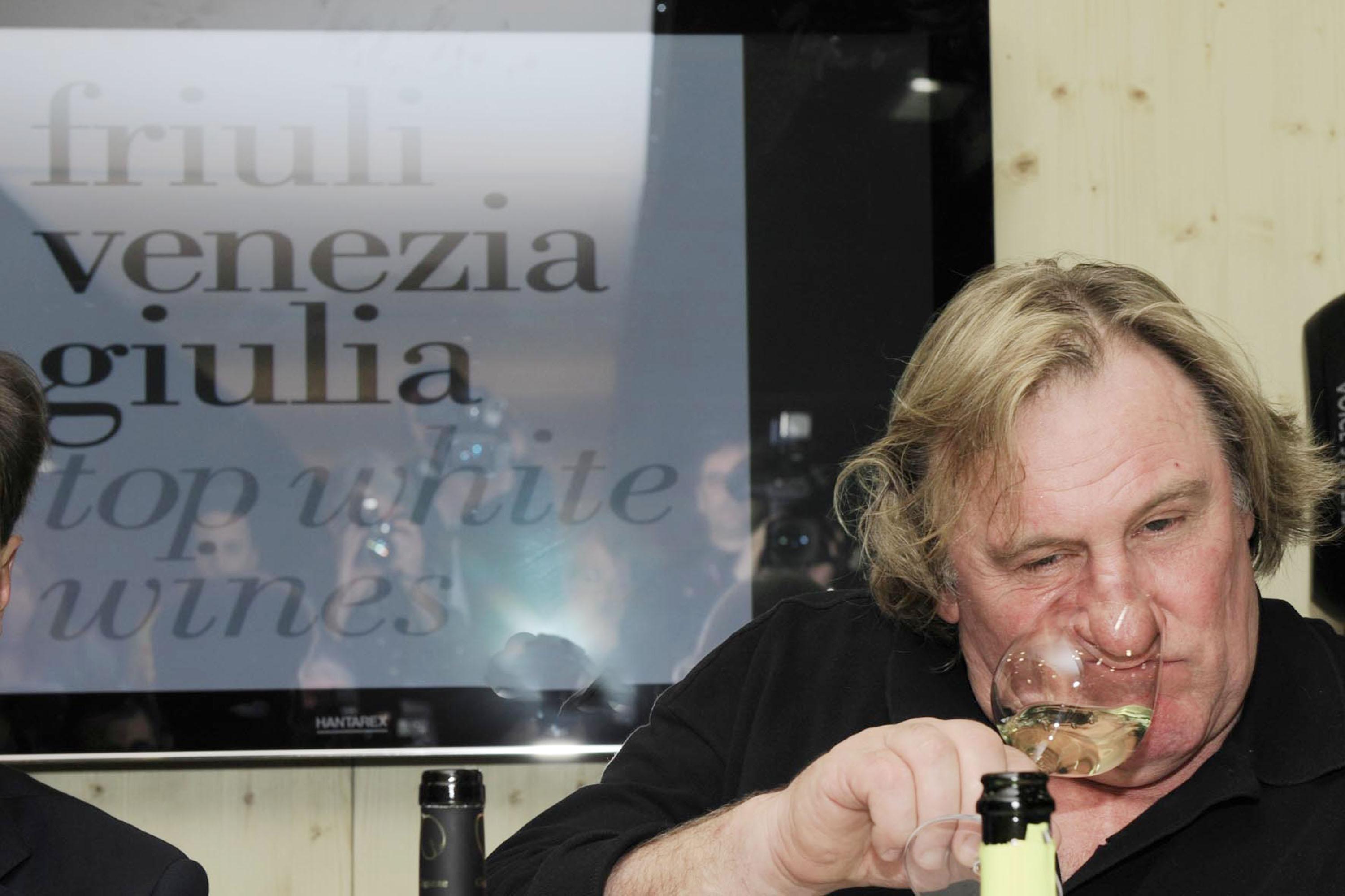 Gerard Depardieu (Attore, enologo, gourmet) nello stand del Friuli Venezia Giulia alla 44a edizione di Vinitaly. (Verona 10/04/10)
