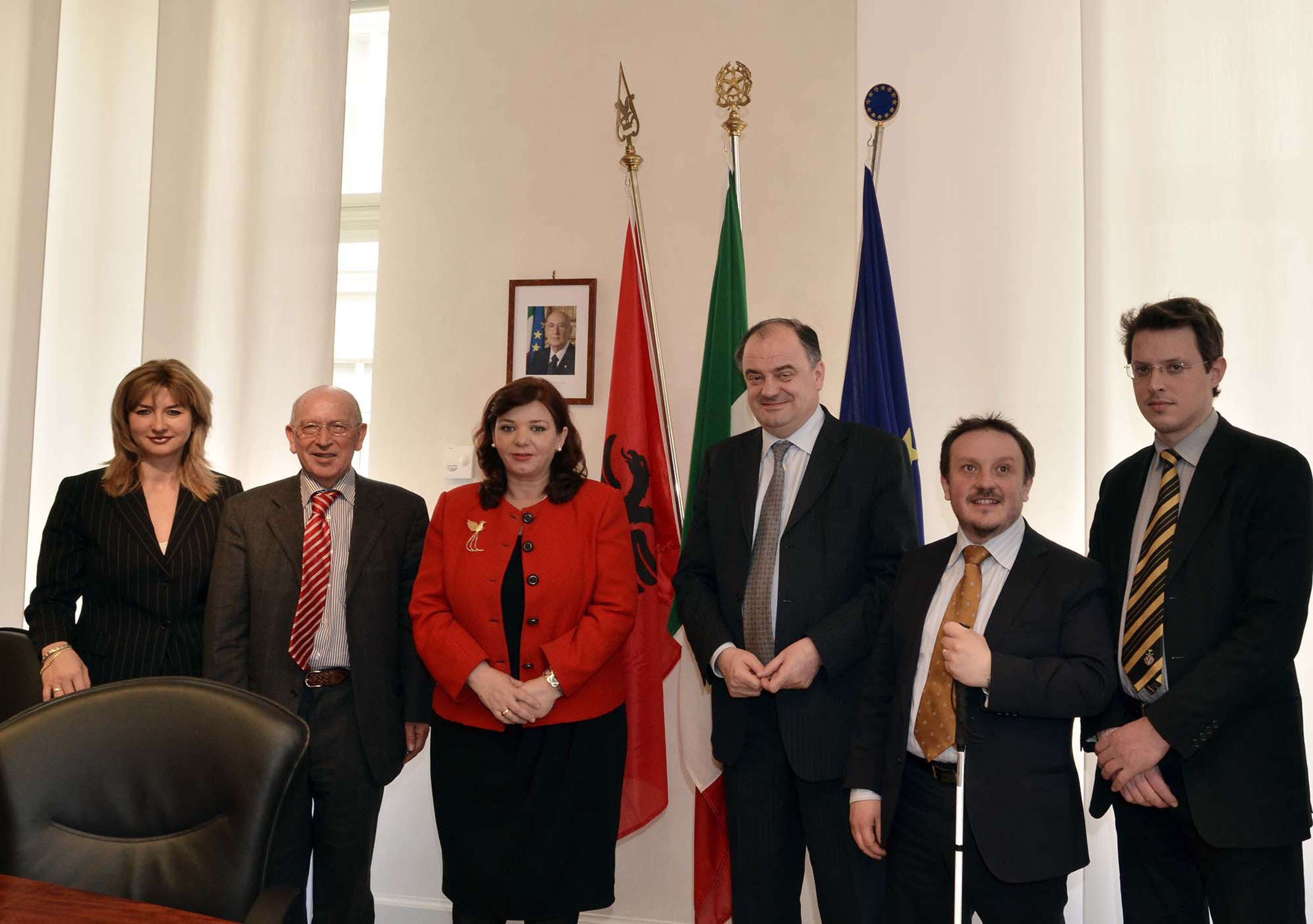 Mario Brancati (Presidente Consulta regionale Associazioni Disabili), Nora Malaj (Viceministro Educazione e Scienza Albania) e Roberto Molinaro (Assessore Istruzione, Università, Ricerca, Cooperazione FVG), nella sede della Regione. (Trieste 13/03/12)