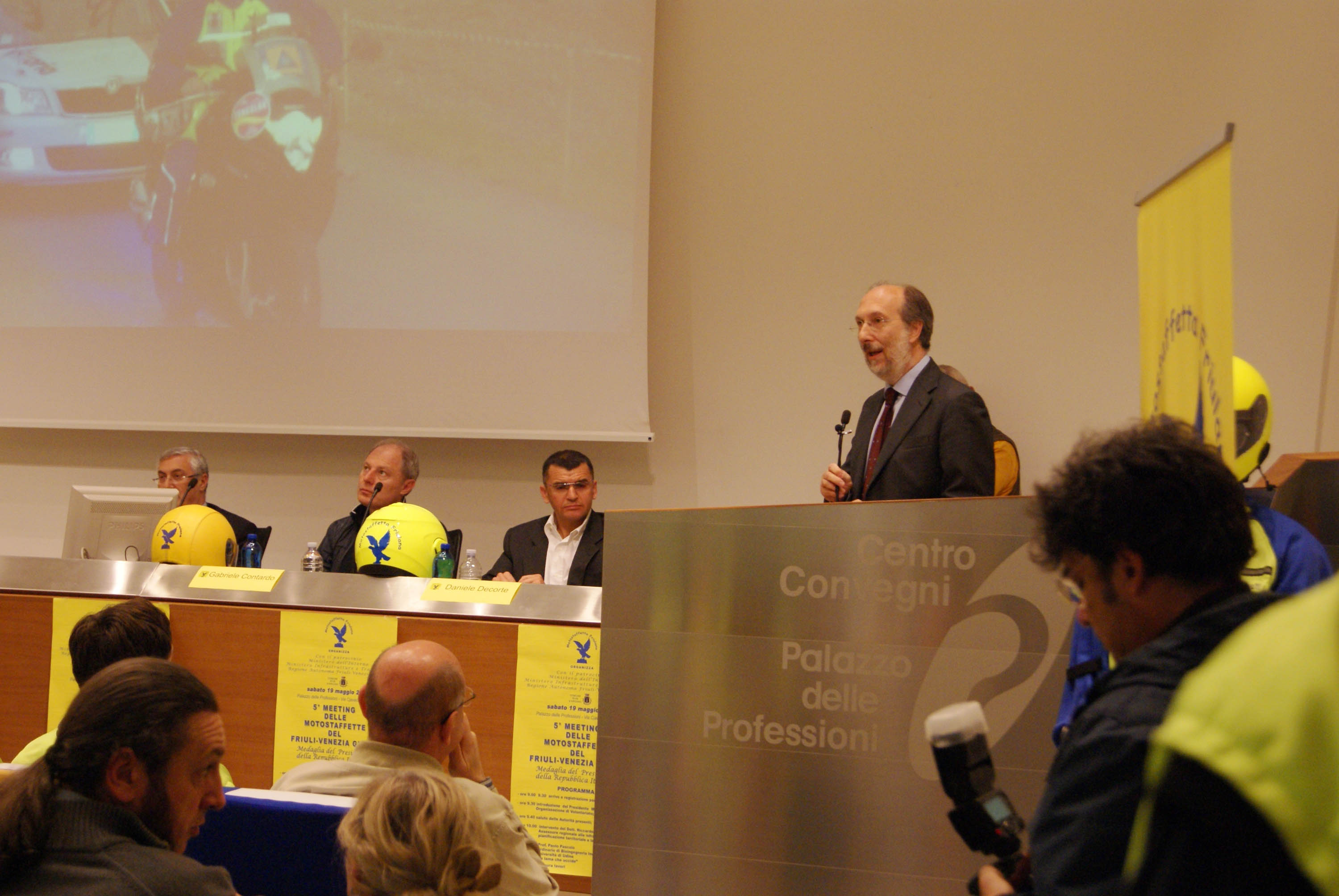 Riccardo Riccardi (Assessore regionale Infrastrutture, Mobilità, Pianificazione territoriale e Lavori pubblici) al 5° Meeting Motostaffetta del Friuli Venezia Giulia. (Udine 19/05/12)