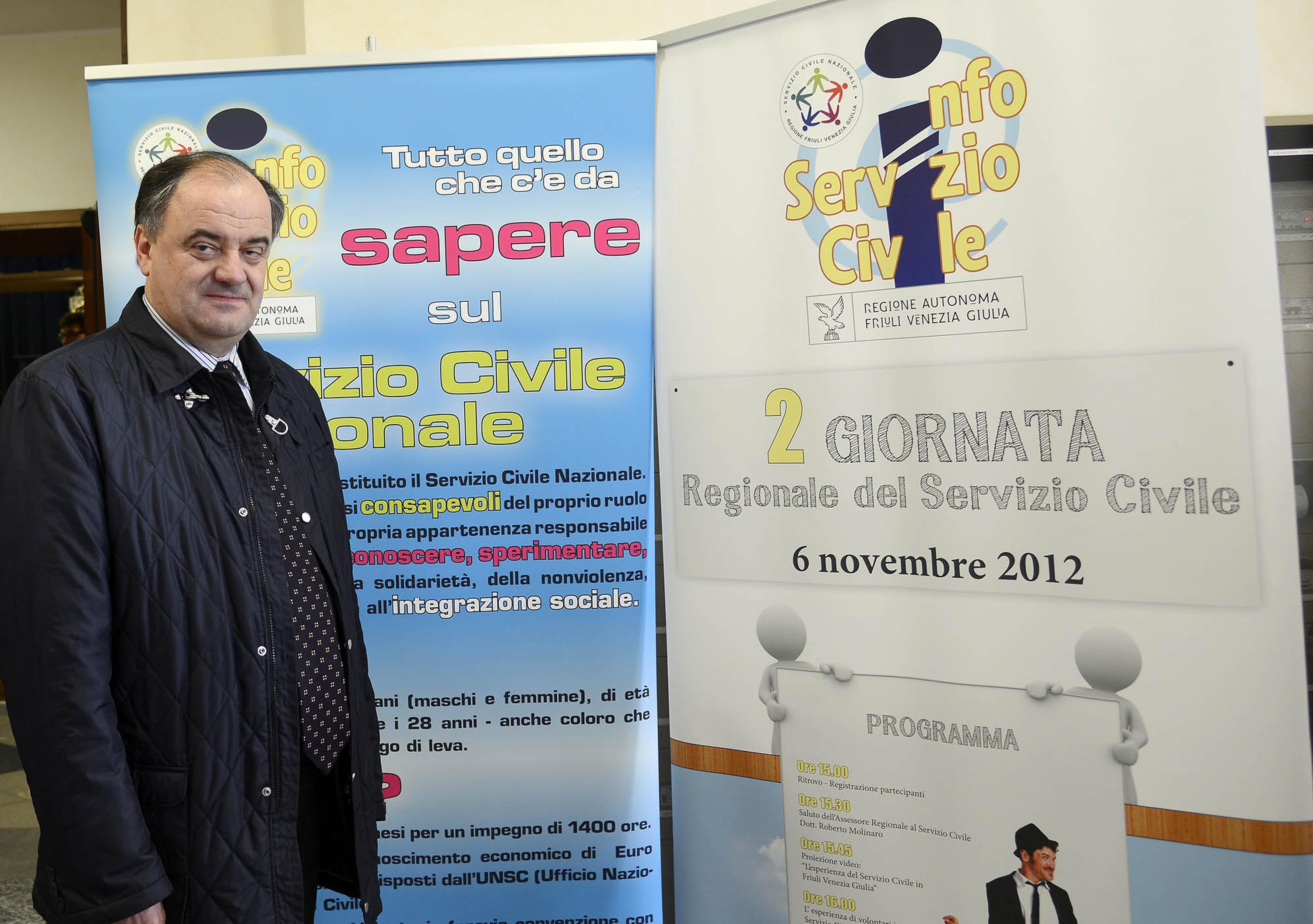 Roberto Molinaro (Assessore regionale Istruzione, Università, Ricerca, Famiglia, Associazionismo e Cooperazione) alla II Giornata regionale del Servizio civile. (Udine 06/11/12)