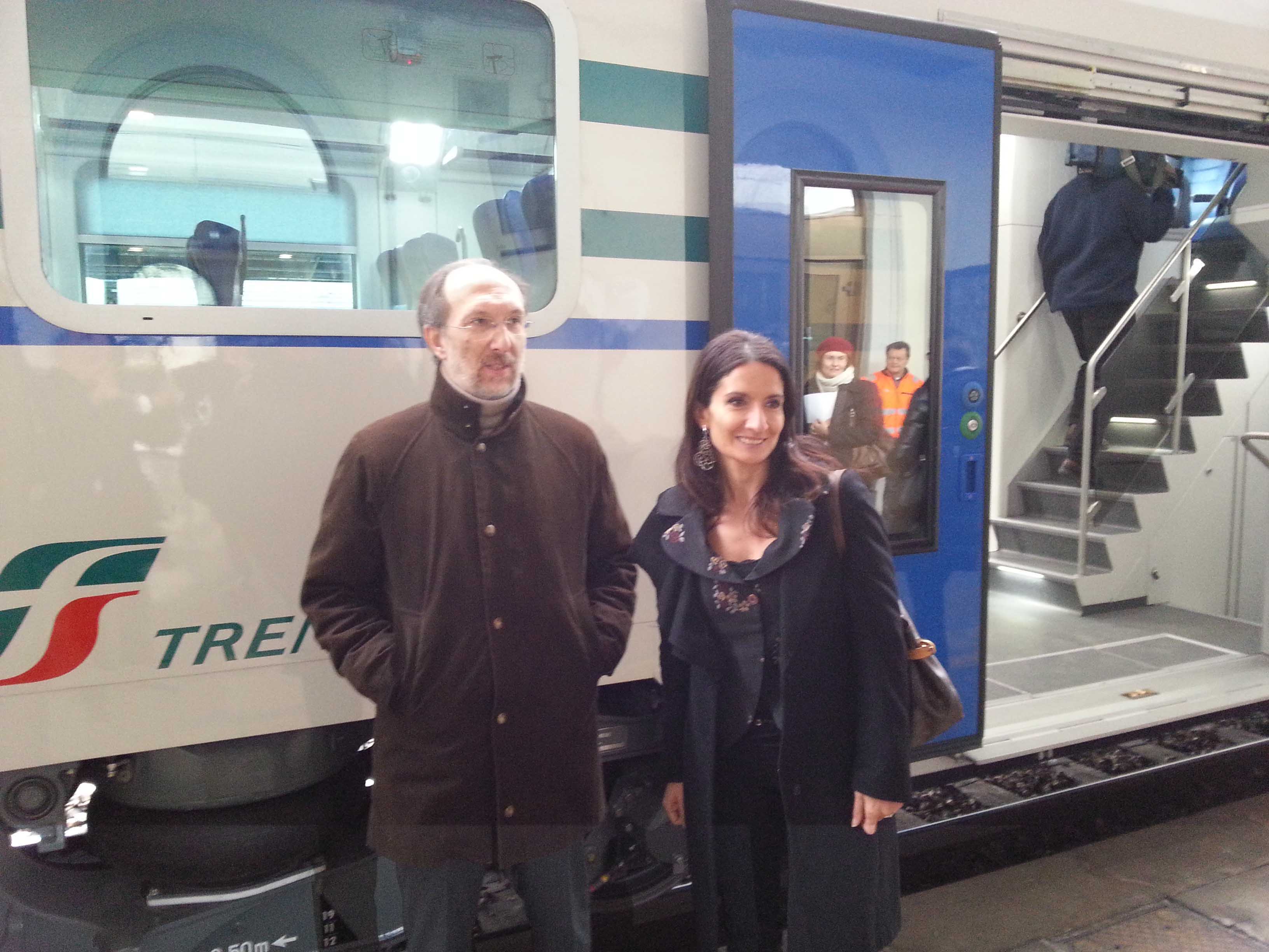 Riccardo Riccardi (Assessore regionale Infrastrutture e Mobilità) e Maria Giaconia (Direttore Trenitalia FVG) alla presentazione dei nuovi treni Vivalto per il trasporto pubblico locale del Friuli Venezia Giulia. (Udine 21/12/12)