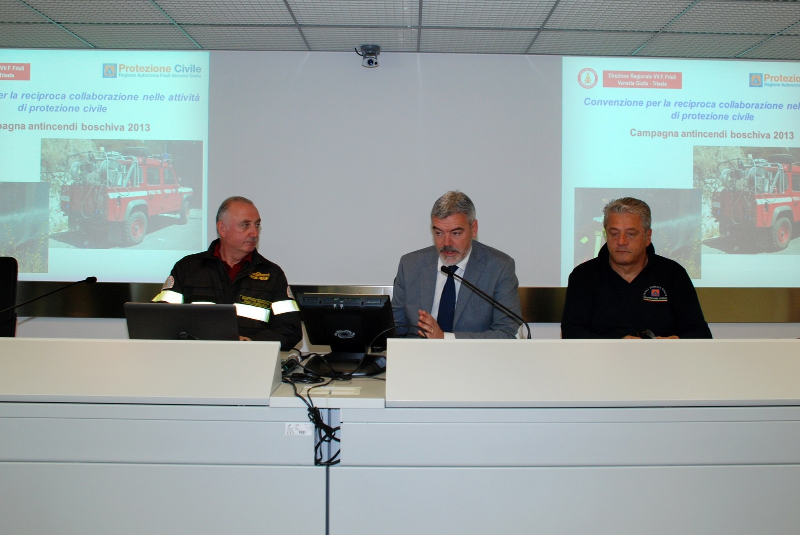 Paolo Panontin (Assessore regionale Protezione civile), Guglielmo Berlasso (direttore Protezione civile FVG) e Tolomeo Litterio (direttore regionale VVF). (Palmanova 01/07/13)