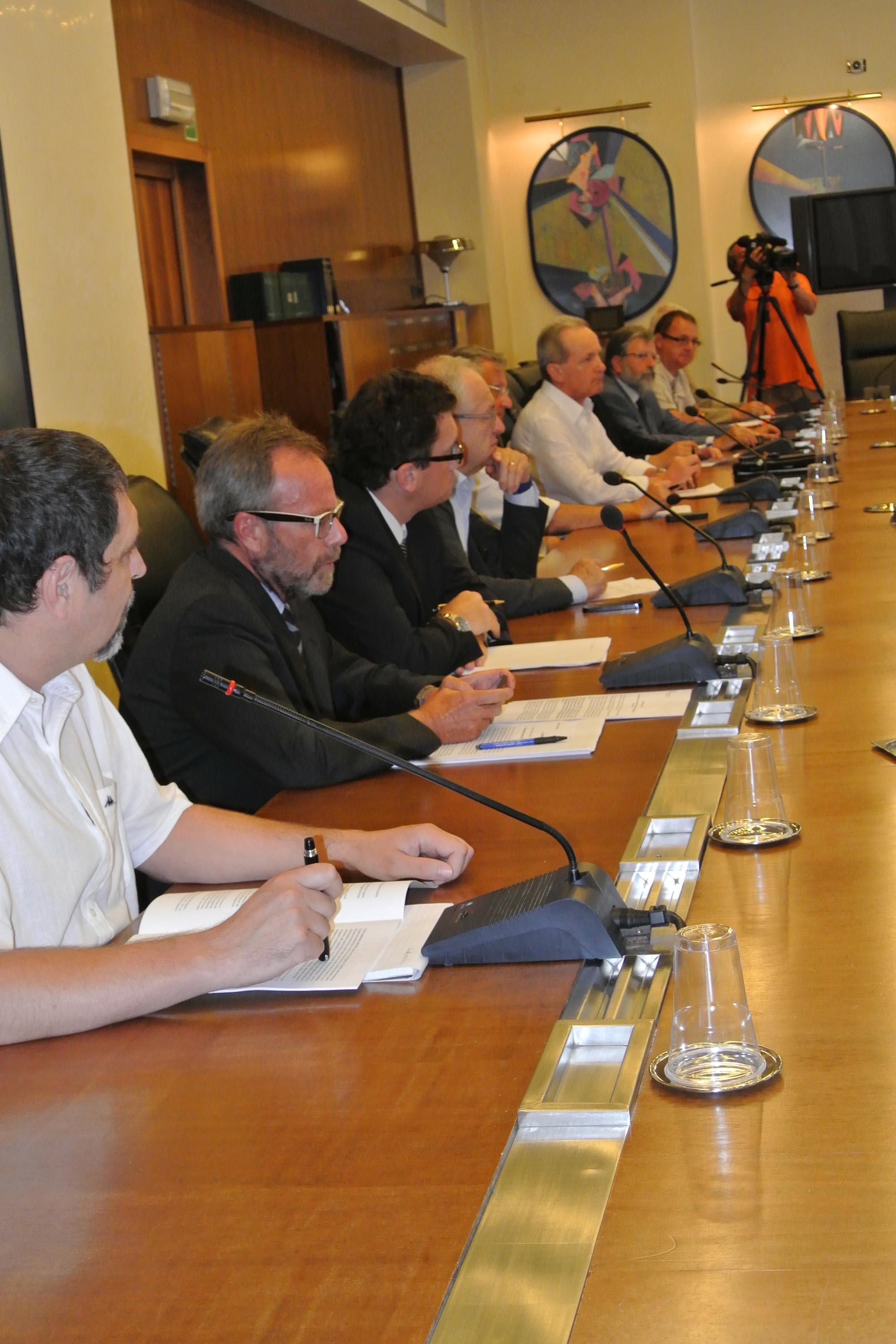 Rappresentanti delle parti sociali al Tavolo sul ddl anticrisi, convocato dalla Regione in Consiglio regionale. (Trieste 30/07/13)