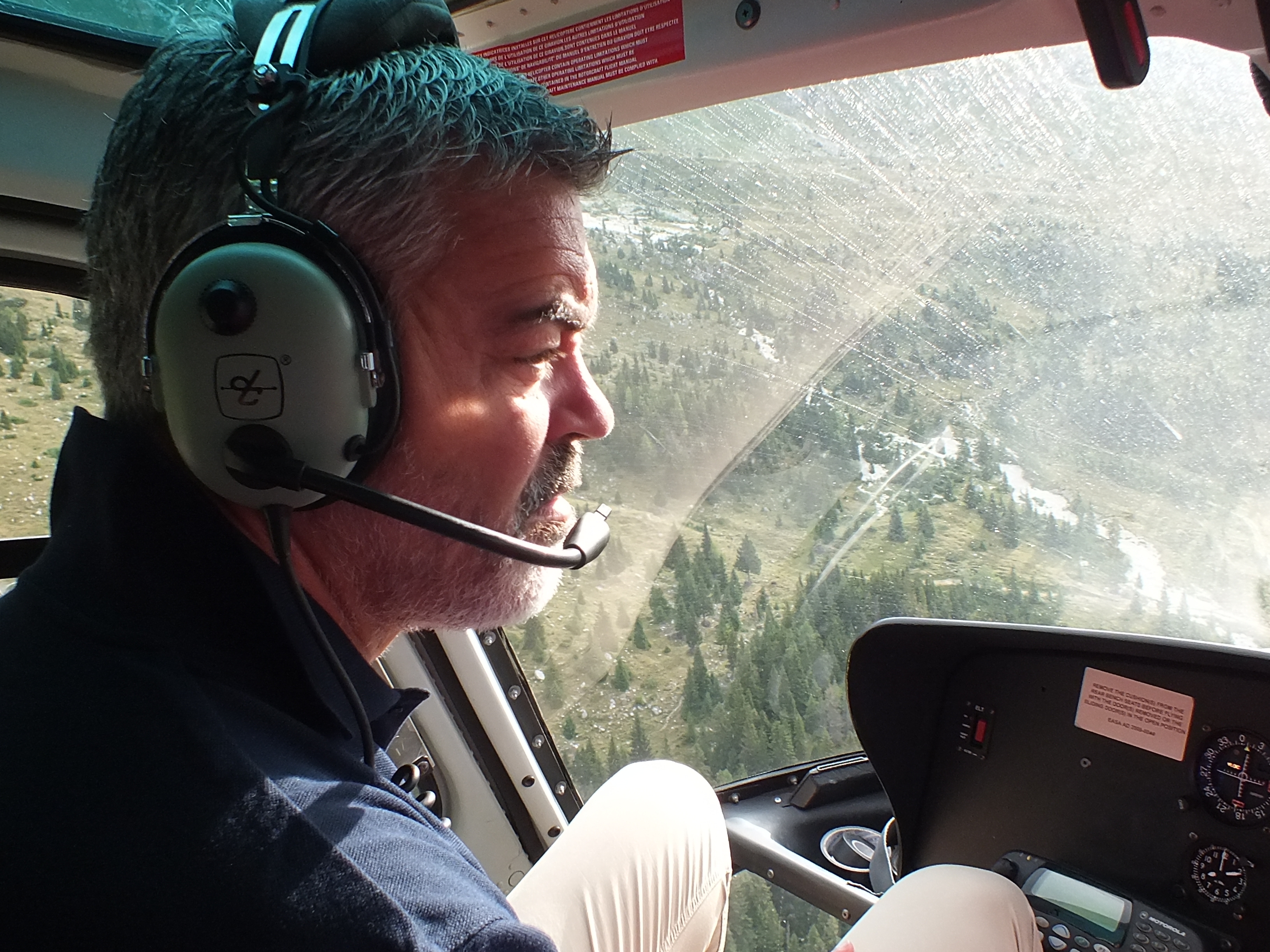 Paolo Panontin (Assessore regionale Protezione civile) durante il sopralluogo in elicottero. (Valcanale-Canal del Ferro, 09/08/13)