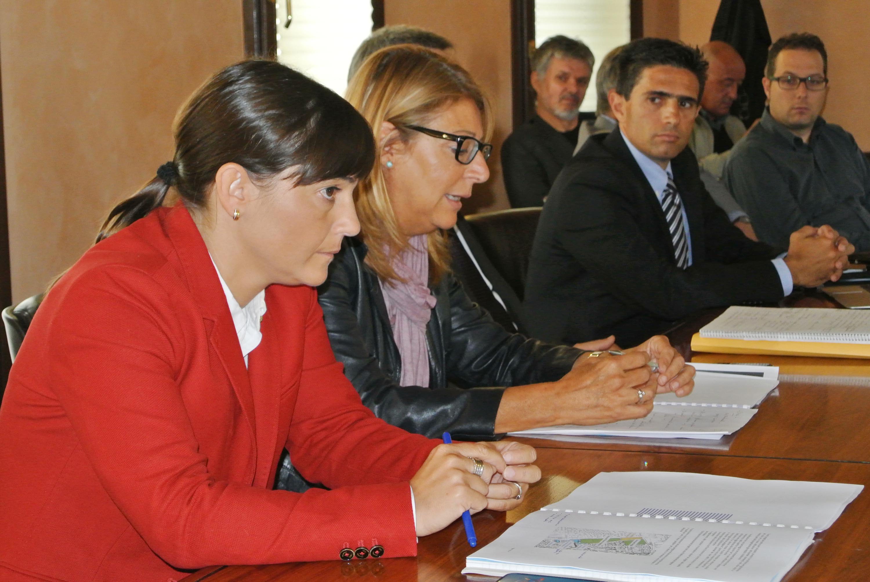 Debora Serracchiani (Presidente Friuli Venezia Giulia) e Maria Sandra Telesca (Assessore regionale Salute) durante la conferenza stampa sull'Ospedale di Pordenone. (Pordenone 16/09/13)