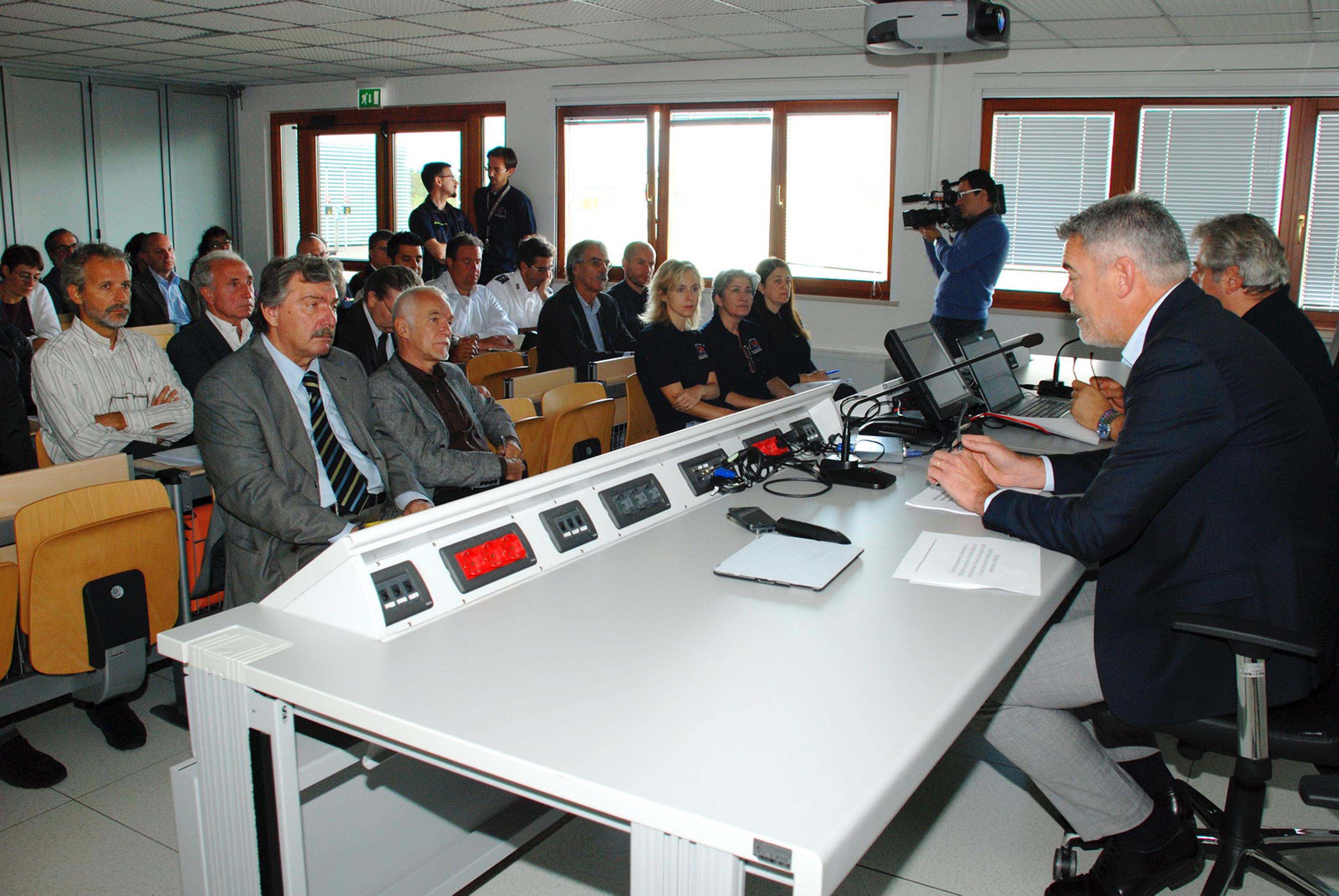 Paolo Panontin (Assessore regionale Protezione civile) durante l'incontro con i sindaci dei territori comunali colpiti da maltempo tra l'8 e il 9 settembre 2013. (Palmanova 18/09/13)