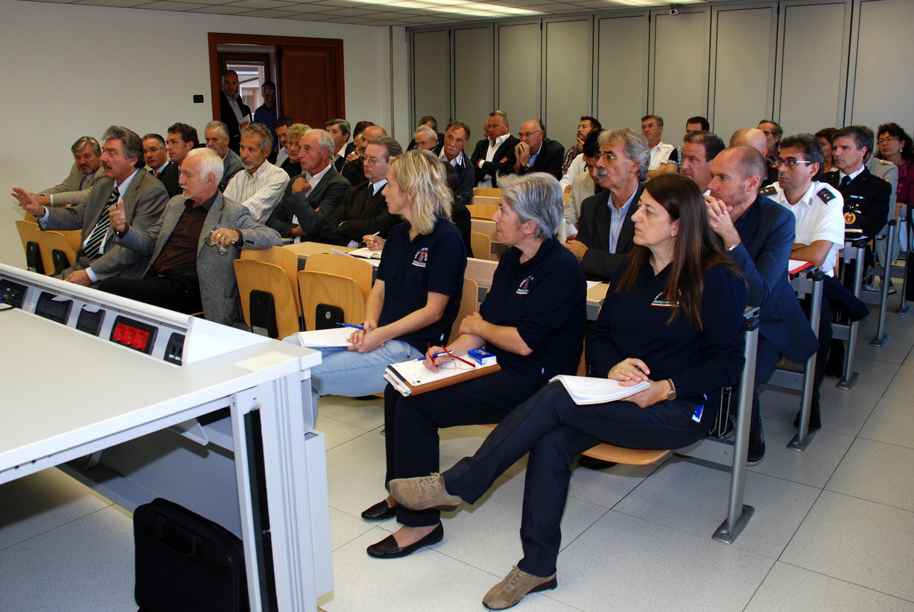 Sindaci dei territori comunali colpiti da maltempo tra l'8 e il 9 settembre 2013, nella Sede della Protezione civile del FVG. (Palmanova 18/09/13)