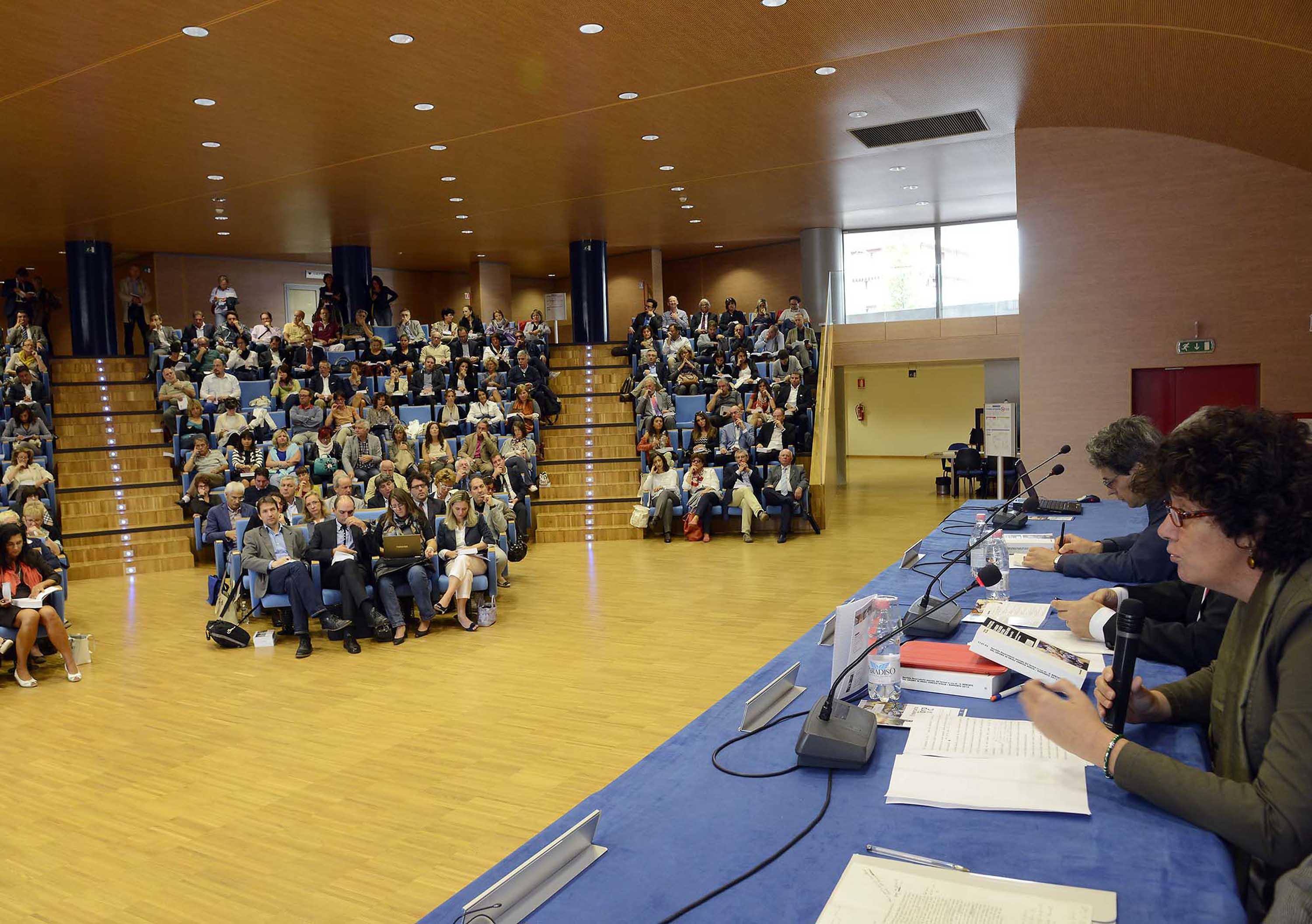 Convegno di presentazione de &quot;Il Mercato del Lavoro in FVG - 2013&quot;, con Loredana Panariti (Assessore regionale Lavoro, Formazione, Istruzione, Pari Opportunità, Politiche giovanili e Ricerca), nell'Auditorium della Regione FVG. (Udine 18/09/13)