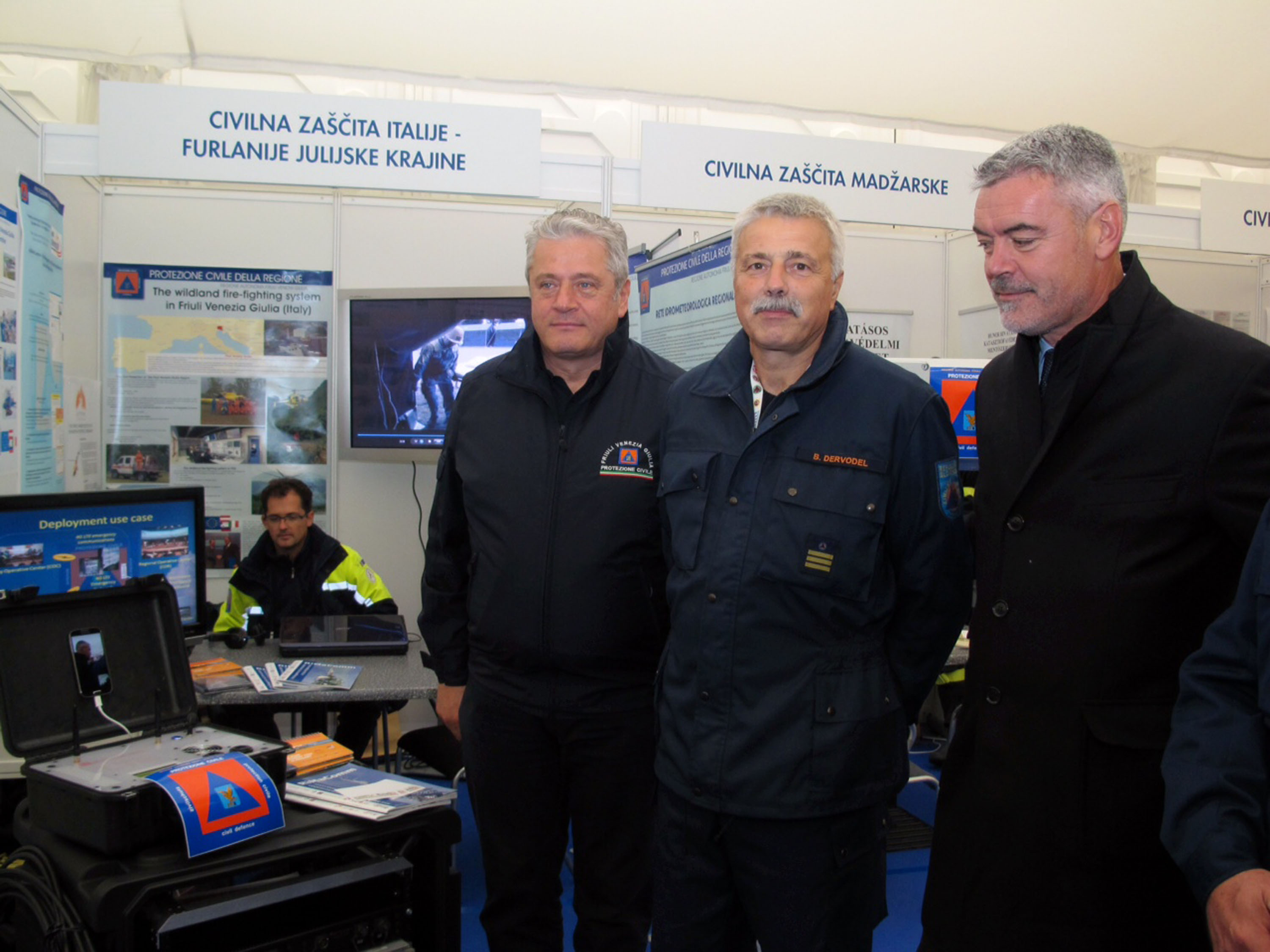 Guglielmo Berlasso (Direttore Protezione civile FVG), Branko Dervodel (Vicecapo Protezione civile SLO) e Paolo Panontin (Assessore Protezione civile FVG). [Velenje (SLO) 05/10/13]