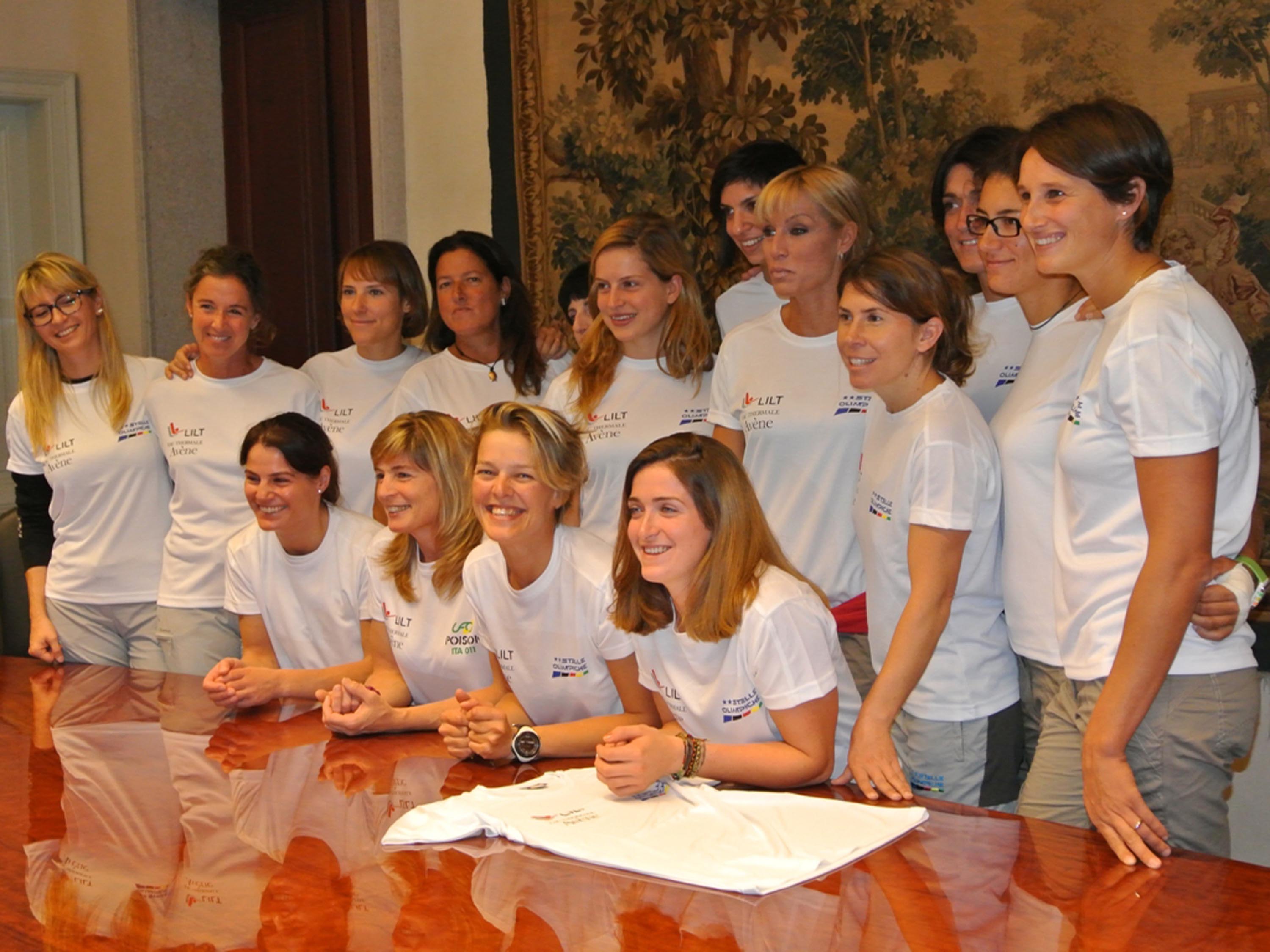 Atlete olimpiche e paralimpiche che parteciperanno alla qurantacinquesima &quot;Barcolana&quot; per promuovere la Campagna &quot;Nastro Rosa&quot; della LILT-Lega Italiana per la Lotta contro i Tumori. (Trieste 12/10/13)