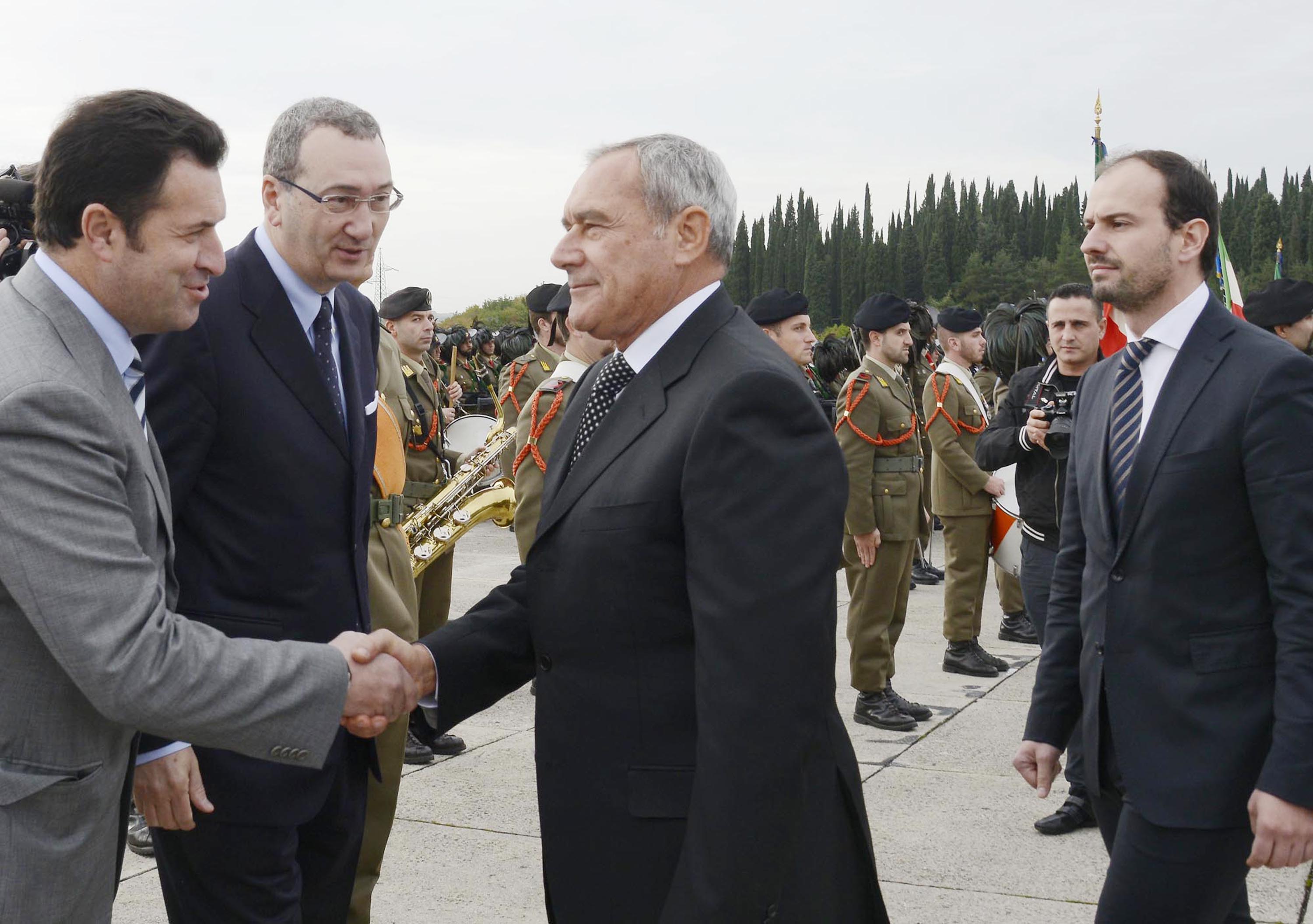 Franco Iacop (Presidente Consiglio regionale), Sergio Bolzonello (Vicepresidente FVG e assessore regionale Attività produttive), Pietro Grasso (Presidente Senato) e Walter Ferrazza (Sottosegretario Affari regionali e Autonomie) alla cerimonia per il Giorno dell'Unità Nazionale e la Giornata delle Forze Armate. (Redipuglia 04/11/13)