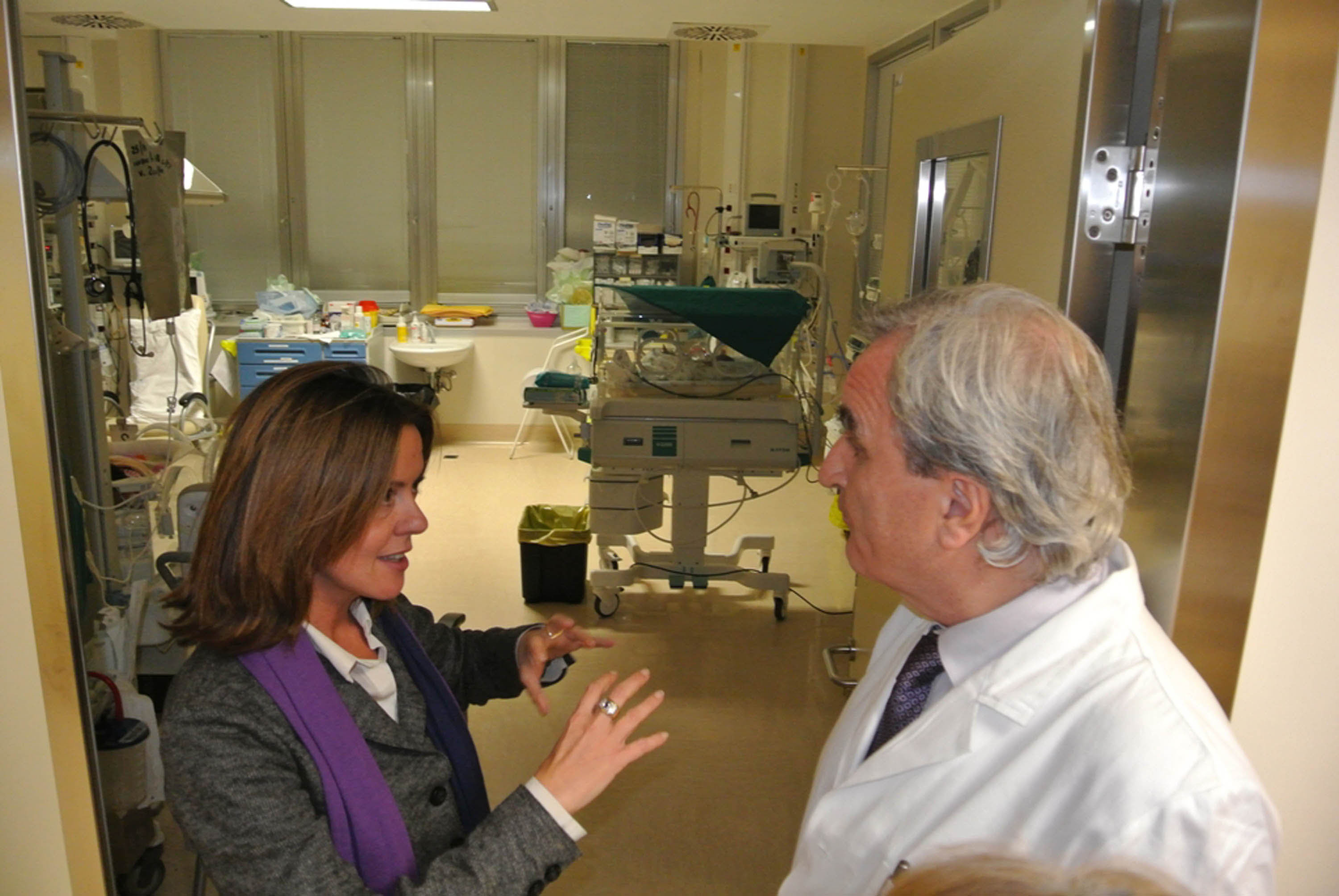 Beatrice Lorenzin (Ministro Salute) e Sergio Demarini (Direttore Dipartimento materno neonatale) all'IRCCS Burlo Garofolo - Trieste 25/11/2013