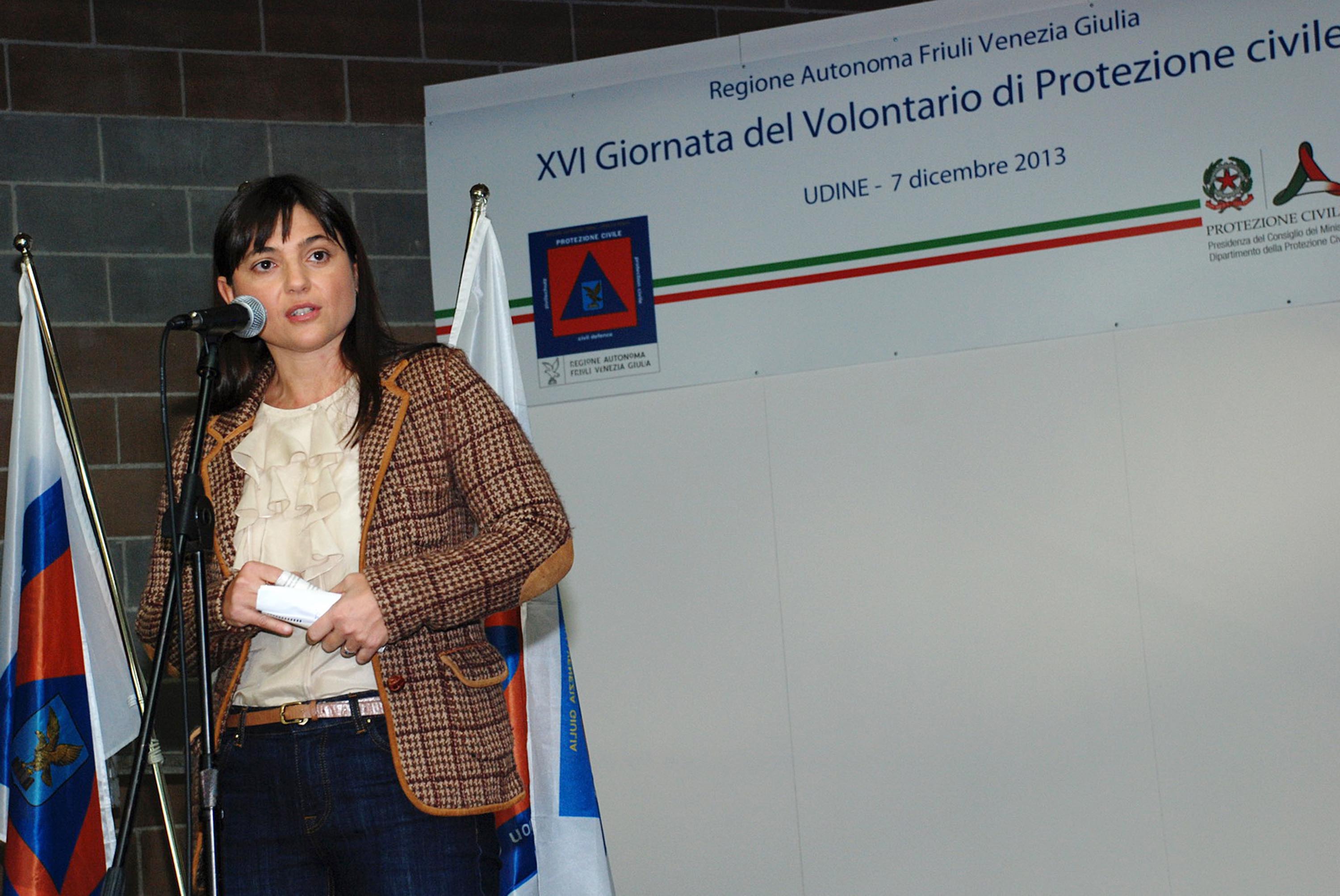 Debora Serracchiani (Presidente Friuli Venezia Giulia) interviene alla XVI Giornata del Volontario di Protezione civile - Udine 07/12/2013