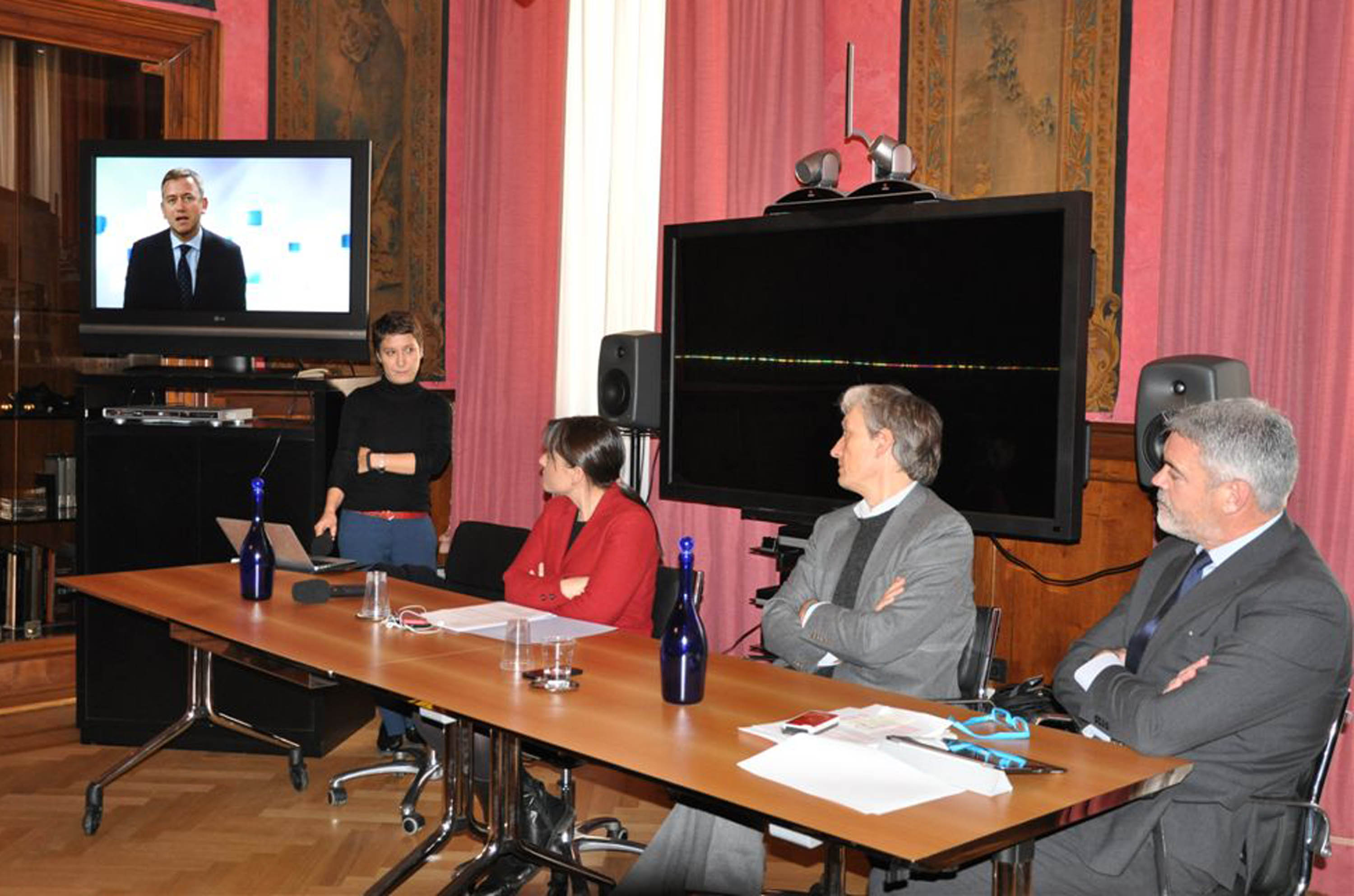 Debora Serracchiani (Presidente Friuli Venezia Giulia), Riccardo Luna (Presidente Associazione Wikitalia) e Paolo Panontin (Assessore regionale Funzione pubblica) alla presentazione del Progetto di Open Government &quot;Go-On-Italia&quot;, nella sede di rappresentanza della Regione FVG - Roma 11/12/2013