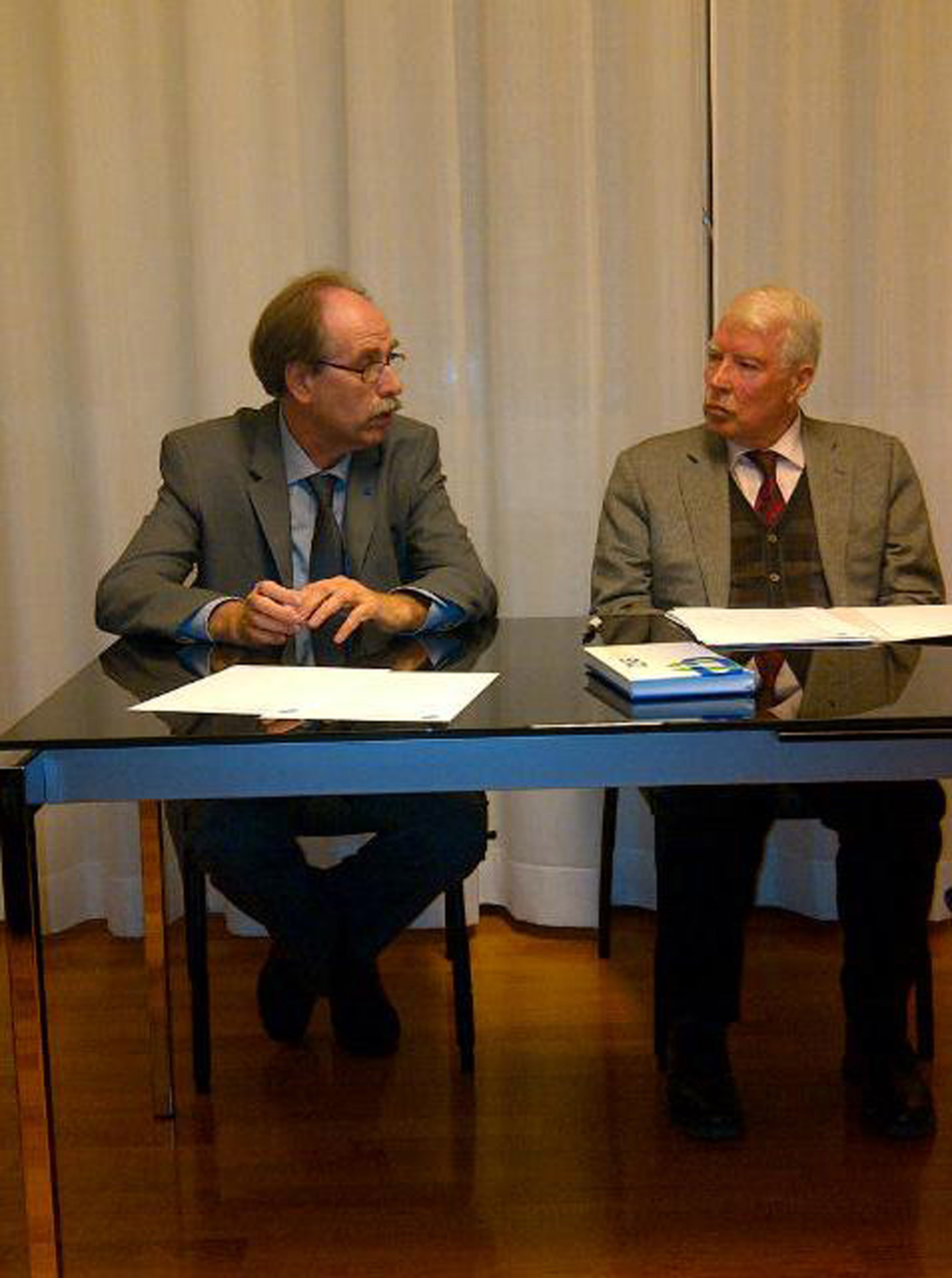 Gianni Torrenti (Assessore regionale Cultura) e Drago Štoka [Presidente SSO-Svet Slovenskih Organizacij (Confederazione organizzazioni slovene)] - Trieste 18/12/2013