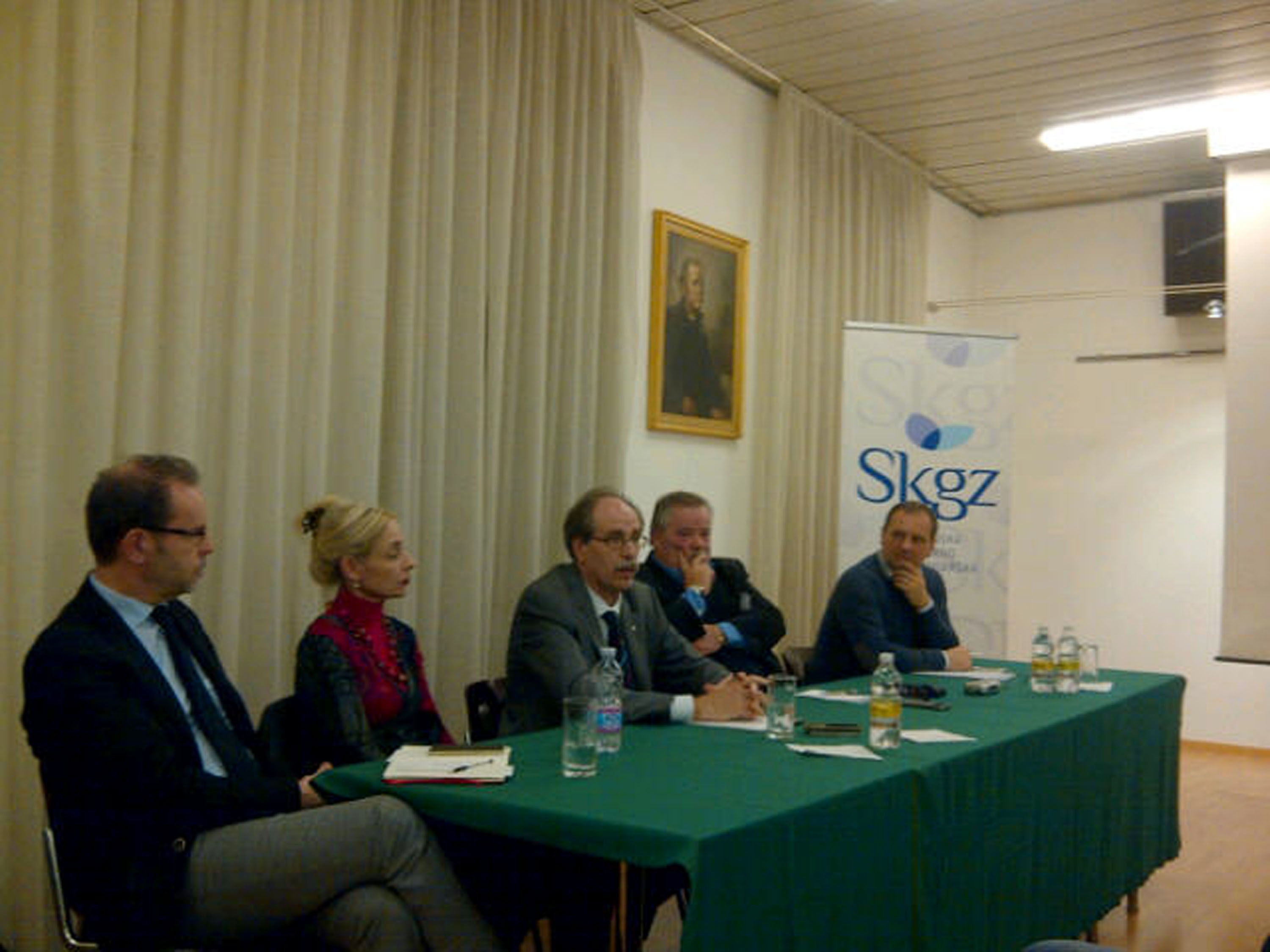 Gianni Torrenti (Assessore regionale Cultura) con il consiglio direttivo regionale della SKGZ (Unione culturale economica slovena) - Trieste 19/12/2013
