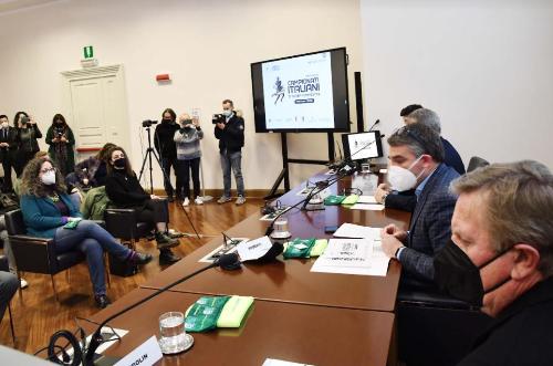 L'intervento dell'assessore Roberti durante la conferenza stampa di presentazione dei Campionati italiani di corsa campestre.