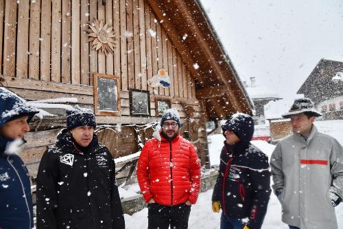 Un momento del sopralluogo nella località turistica montana da parte dell'assessore regionale alle Attività produttive e turismo Sergio Emidio Bini.