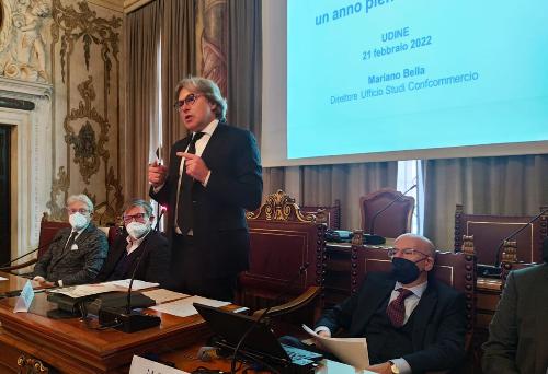 L'intervento dell'assessore regionale alle attività produittive Sergio Emidio Bini alla tavola rotonda promossa da Confcommercio, svoltasi a Palazzo Belgrado a Udine