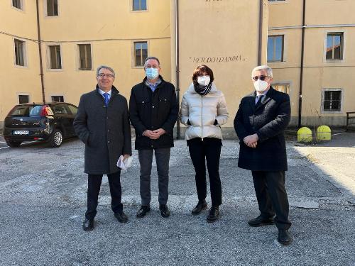 Gli assessori regionali all'Istruzione, Alessia Rosolen, e alle Infrastrutture  eTerritorio Graziano Pizzimenti al sopralluogo all'ex caserma Duodo.