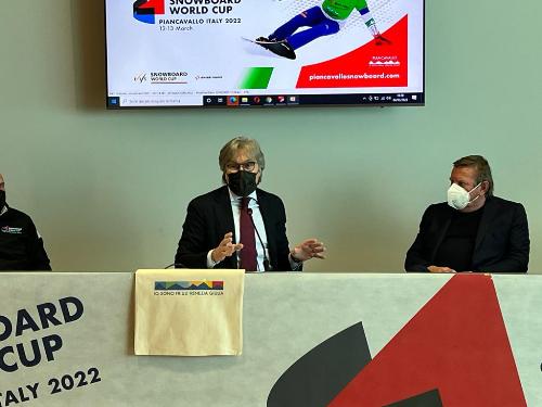 L'intervento dell'assessore regionale al Turismo, Sergio Emidio Bini, alla conferenza stampa di presentazione della Coppa del mondo di snowboard 2022.
