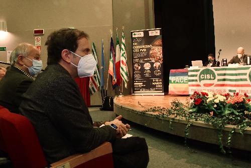 Il governatore della Regione Massimiliano Fedriga durante i lavori del congresso regionale della Cisl a San Vito al Tagliamento