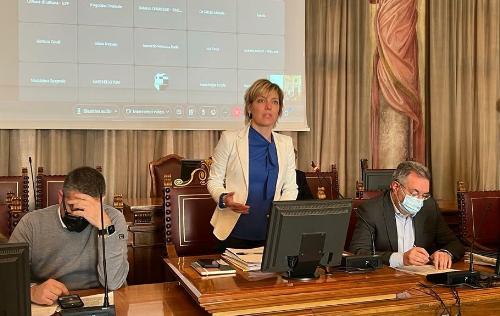 L'intervento dell'assessore regionale alle Finanze Barbara Zilli nel corso dell'incontro con i saindaci dell'udinese sul Pnrr