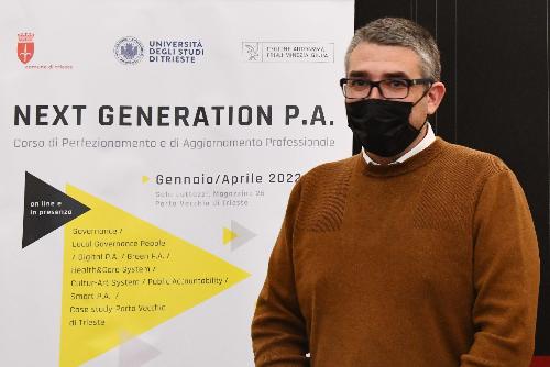L'assessore regionale alla Funzione pubblica e alle Autonomie locali Pierpaolo Roberti al Magazzino 26 per la conferenza stampa sul corso Next Generation Pa