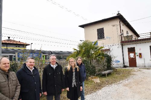 Al centro della foto l'assessore regionale Pizzimenti e il sindaco di Mossa Emanuela Russian