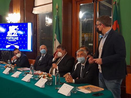 L’assessore regionale ai Corregionali all’estero, Pierpaolo Roberti, durante la presentazione dell’Ecomuseo Egea-Una luce sulla memoria e del libro Locanda Fertilia-Il segreto della fertilità.