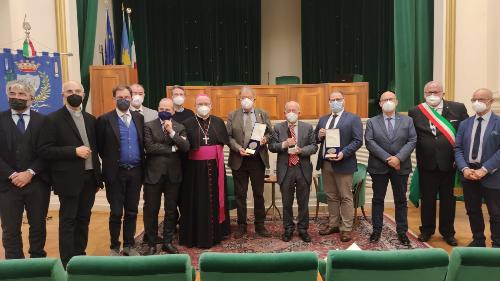 Un momento della cerimonia di consegna del ventiduesimo Premio "Santi Ilario e Taziano-Città di Gorizia"