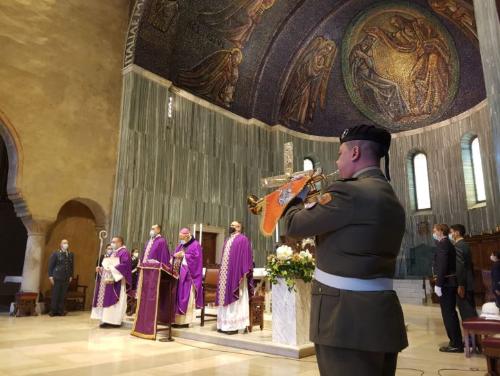 Un momento della solenne celebrazione che si è svolta all'interno della Cattedrale di San Giusto