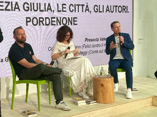 Andrea Maggi ed Enrico Galiano all'evento ospitato nello stand del Friuli Venezia Giulia
