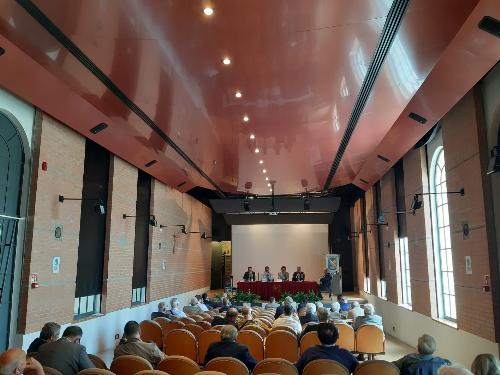 Il convegno sulla riforma delle Autonomie, organizzato nel corso dell’assemblea dell’Associazione che accomuna i sindaci emeriti, svoltosi all’auditorium San Marco di Palmanova. 
